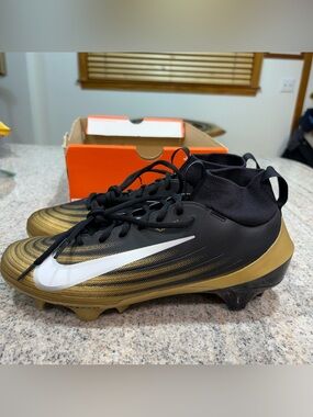 Brand new never worn Nike Air Zoom Vapor Pro 1 Football Cleats.  Size 10